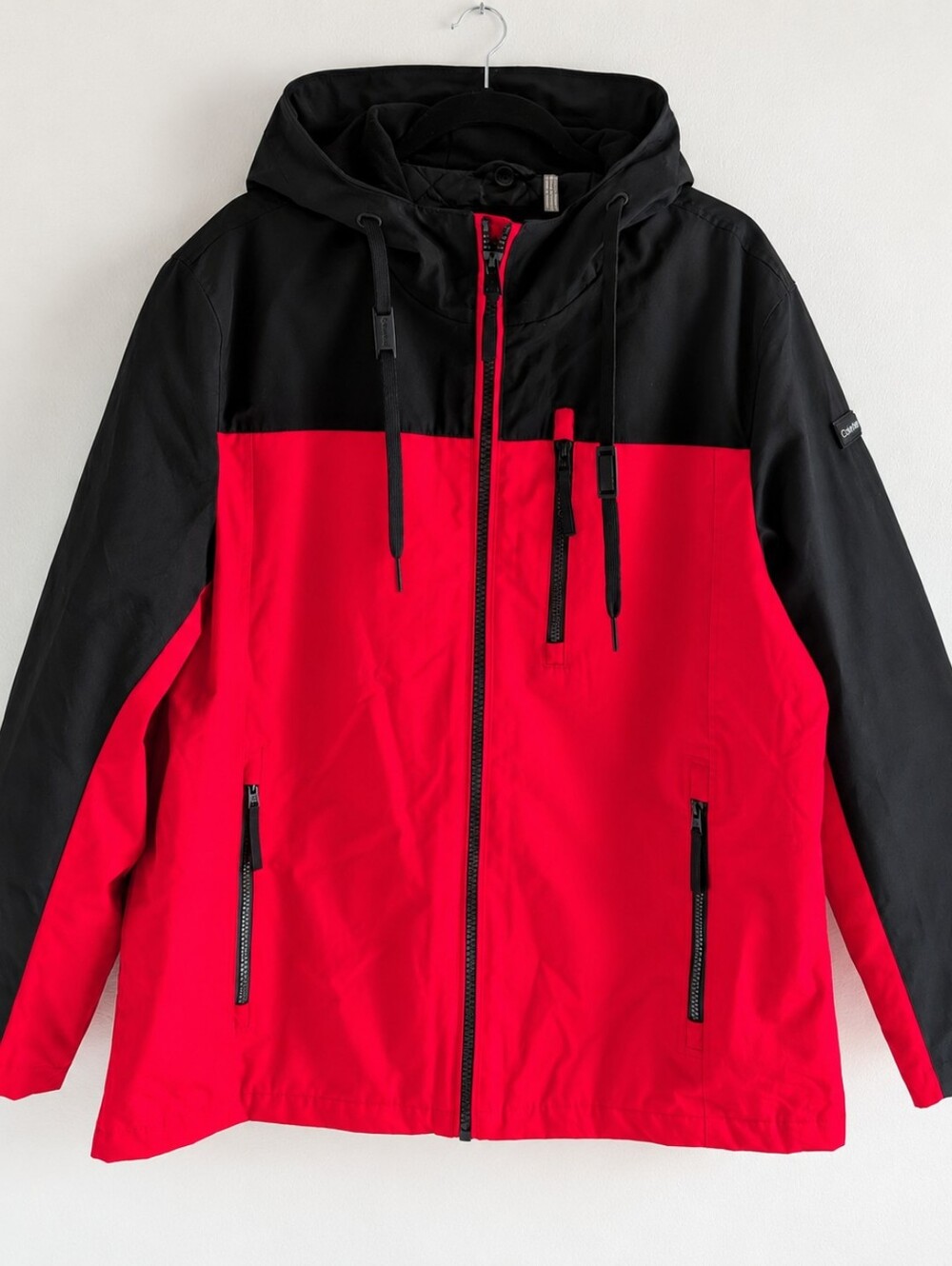Calvin Klein Men’s Red & Black Lightweight Waterproof Jacket – Size L